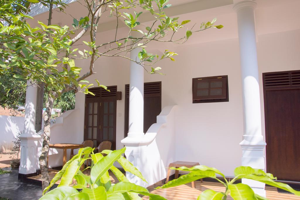 Garden Inn Мириса Екстериор снимка
